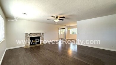 12591 Snapping Turtle Rd in Apple Valley, CA - Building Photo - Building Photo