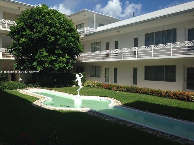 9920 Collins Ave in Bal Harbour, FL - Building Photo - Building Photo