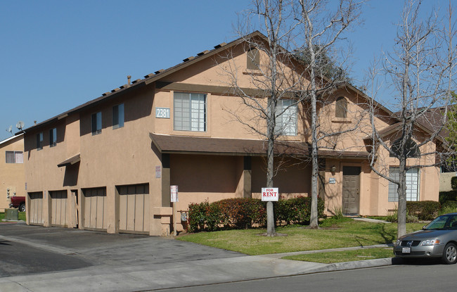 2381 Maryhelen St in Corona, CA - Building Photo - Building Photo