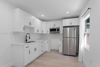 2610 NW 83rd Ave in Sunrise, FL - Building Photo - Building Photo