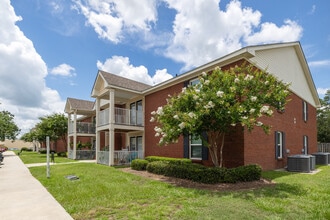 River Run Apartments in Brewton, AL - Foto de edificio - Building Photo