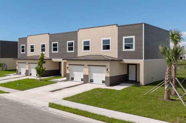 Sunset Lakes Townhomes