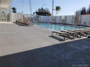 14951 Royal Oaks Ln in North Miami Beach, FL - Building Photo - Building Photo