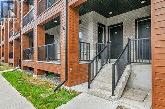 358 Rhonda Stewart Private in Ottawa, ON - Building Photo - Building Photo