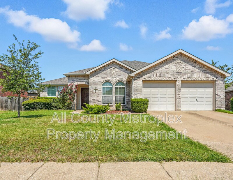 122 Hackberry Trail in Forney, TX - Building Photo