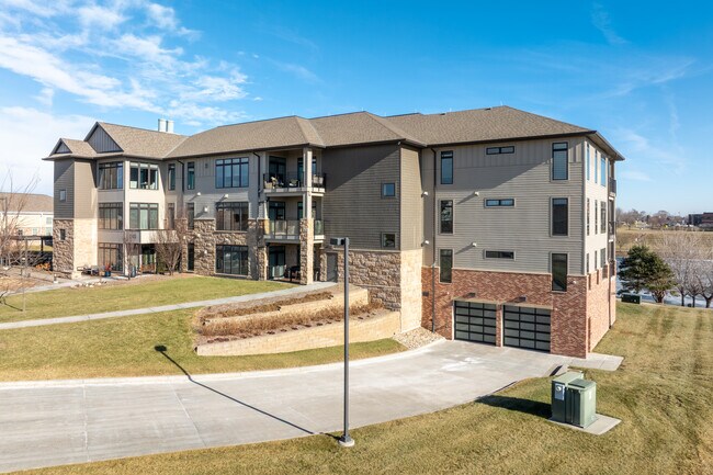 Lakeside Lofts in Omaha, NE - Building Photo - Primary Photo