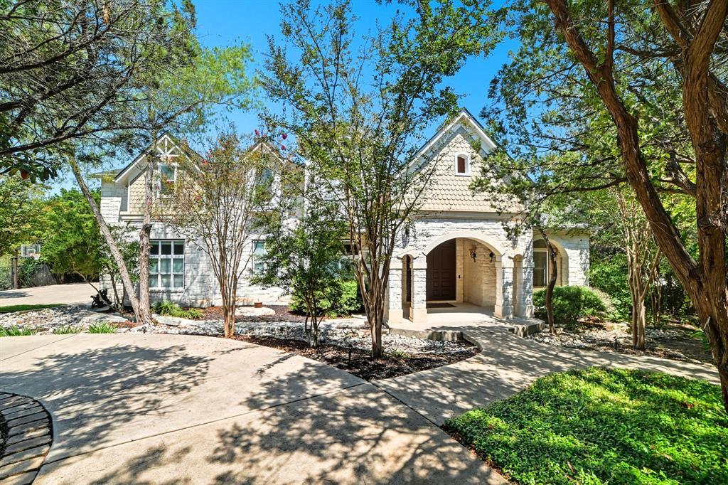 500 Konstanty Cir in West Lake Hills, TX - Building Photo