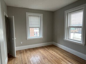 10 Glenville Ave, Unit 3 in Boston, MA - Foto de edificio - Building Photo