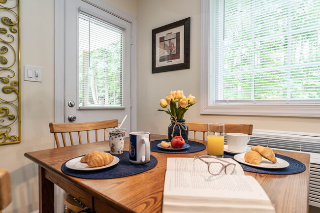 1302 Ed Cook Rd, Unit 1302-B