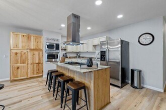 308 E Broadway St in Monett, MO - Building Photo - Building Photo