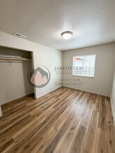 1010-1012 Highlands Loop in Willamina, OR - Foto de edificio - Building Photo