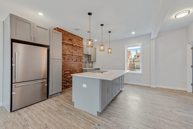 5551 Columbo St in Pittsburgh, PA - Building Photo - Building Photo