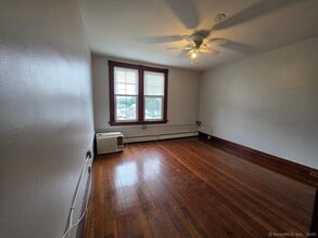 73 Lewis St in Naugatuck, CT - Building Photo - Building Photo