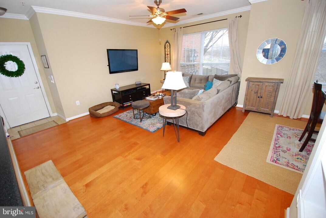 13506 Derry Glen Ct-Unit -103 in Germantown, MD - Building Photo