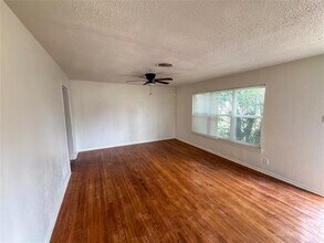 60 Pershing Dr in Denison, TX - Building Photo - Building Photo