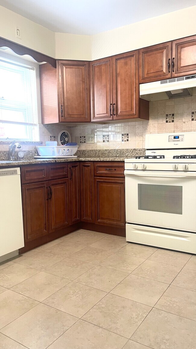 2065 E 19th St in Brooklyn, NY - Building Photo - Building Photo