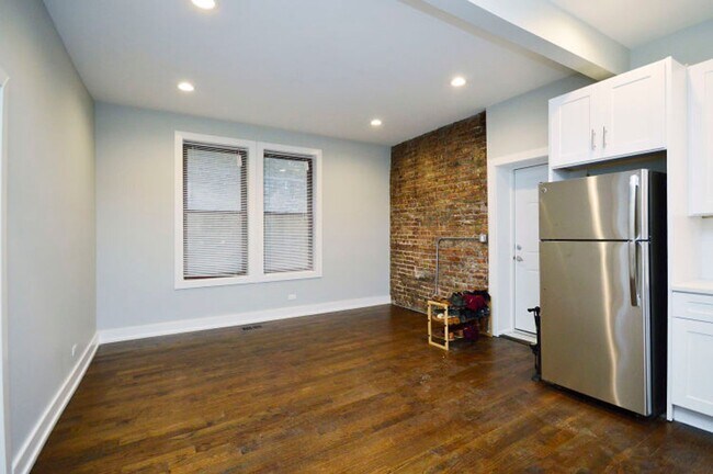 2721 W Division St in Chicago, IL - Building Photo - Building Photo