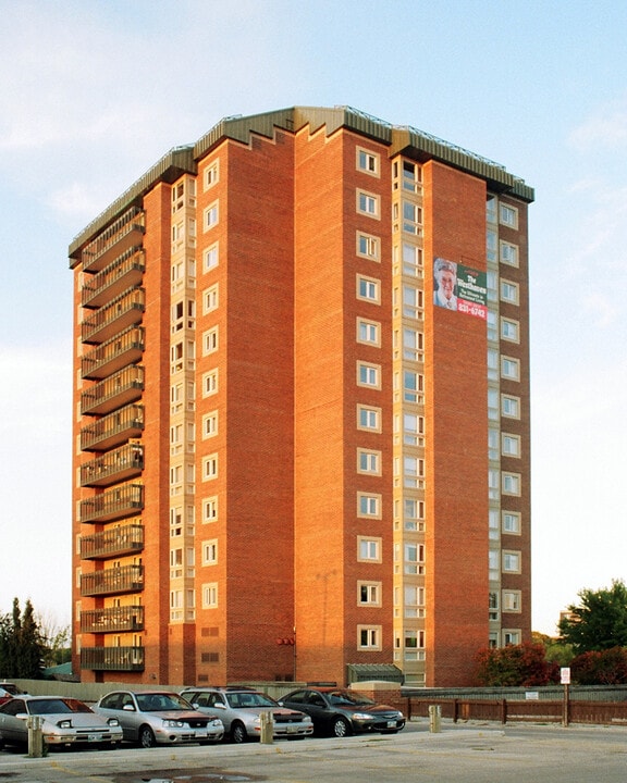 The Westhaven in Winnipeg, MB - Building Photo