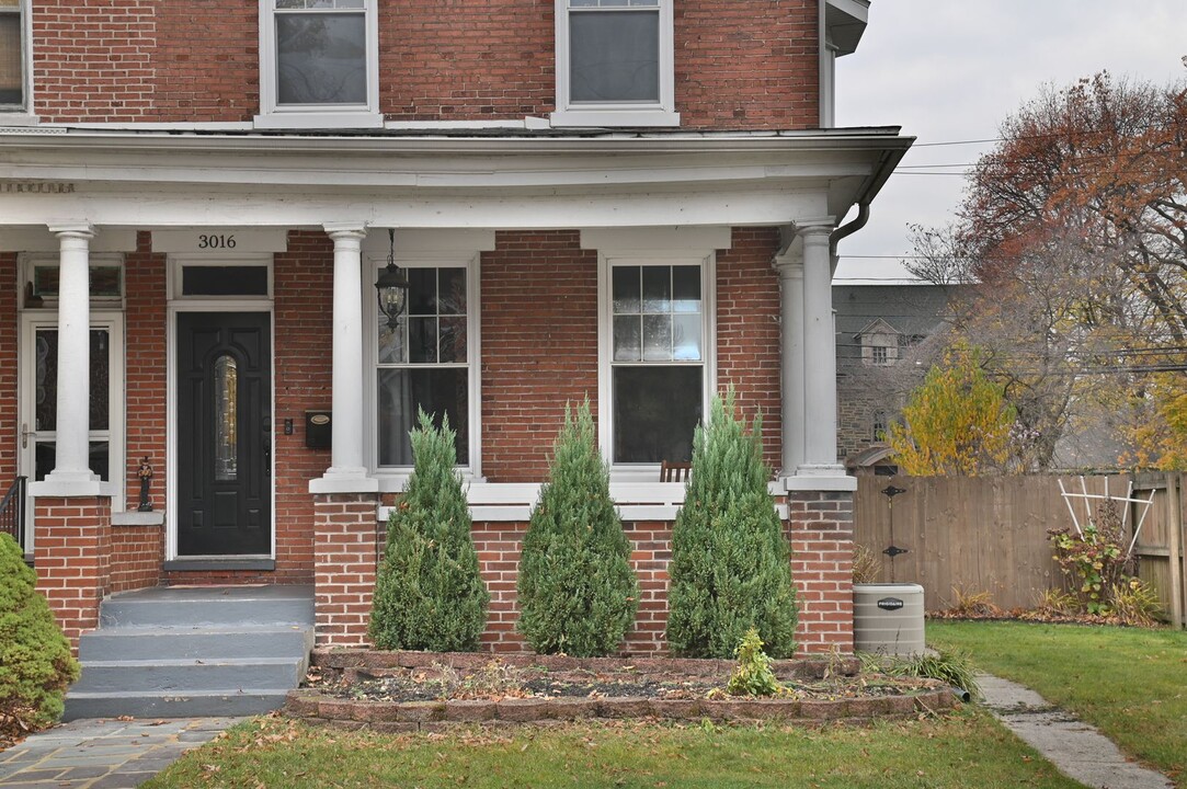 3016 N 2nd St in Harrisburg, PA - Building Photo