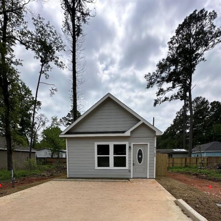 9765 Black Gum in Willis, TX - Building Photo