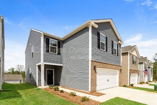 1365 37th Ave Lane NE in Hickory, NC - Building Photo - Building Photo