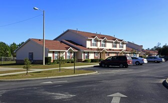 Holly Hill Apartments in Marianna, FL - Building Photo