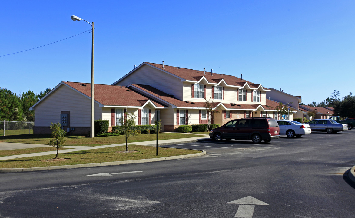 Holly Hill Apartments in Marianna, FL - Building Photo