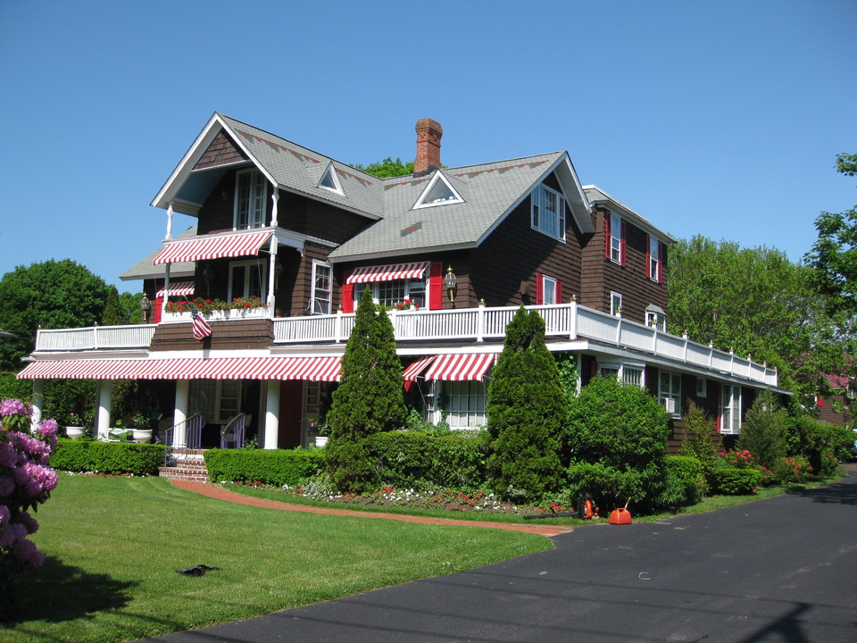 92 Potunk Ln in Westhampton Beach, NY - Building Photo