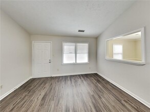 65 Homeport Dr in Newnan, GA - Building Photo - Building Photo