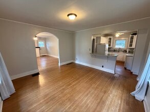 132 N Crestmoor Ave in Louisville, KY - Building Photo - Building Photo