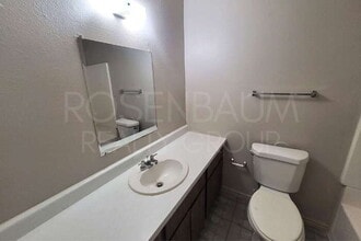 9230 N 6th St in Phoenix, AZ - Foto de edificio - Building Photo