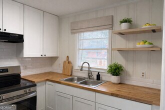 1065 Nelson St in Jackson, GA - Building Photo - Building Photo