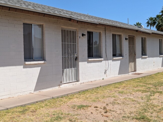 343 N 93rd St, Unit 2 in Mesa, AZ - Foto de edificio - Building Photo