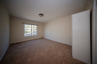 483 Monterey Blvd in San Francisco, CA - Foto de edificio - Building Photo