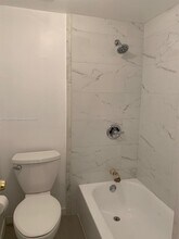 8897 Fontainebleau Blvd in Miami, FL - Building Photo - Building Photo