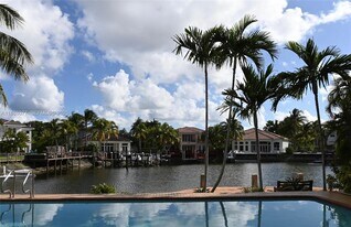 1104 Washington St in Hollywood, FL - Building Photo