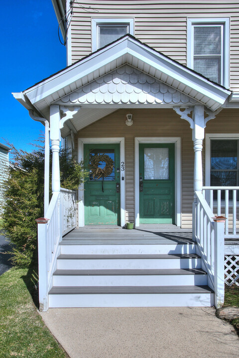 23 Gregory Blvd in Norwalk, CT - Building Photo