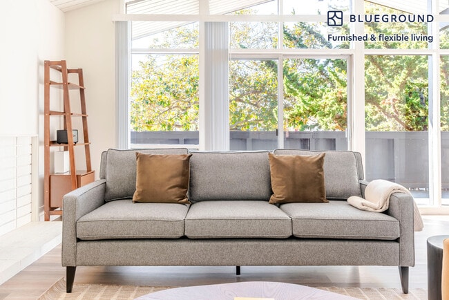 801 Middlefield Rd in Palo Alto, CA - Building Photo - Building Photo