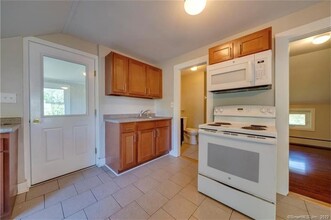 274 N Main St in Southington, CT - Building Photo - Building Photo