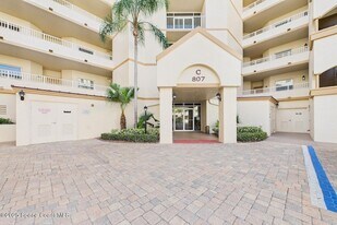 807 Mystic Dr in Cape Canaveral, FL - Building Photo