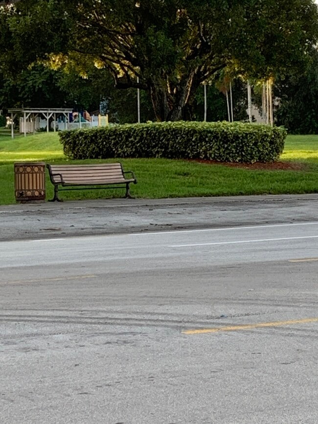 4220 Inverrary Blvd, Unit 98A in Lauderhill, FL - Building Photo - Building Photo