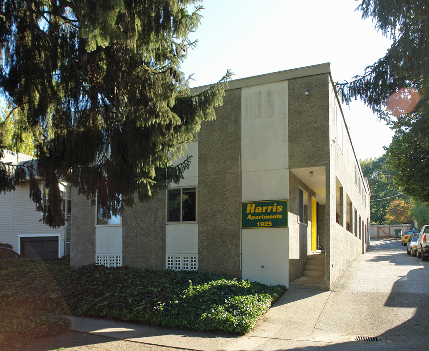 1925 Harris St in Eugene, OR - Building Photo