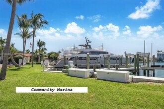 52 Camden Dr in Bal Harbour, FL - Building Photo - Building Photo