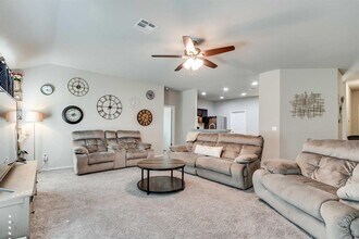 2217 Stella Rd in Yukon, OK - Building Photo - Building Photo