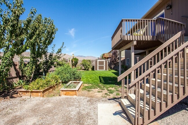 3950 NE Vista del Rey Dr in East Wenatchee, WA - Building Photo - Building Photo