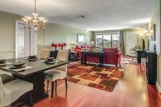 30 Revere Beach Pkwy-Unit -809 in Medford, MA - Foto de edificio - Building Photo