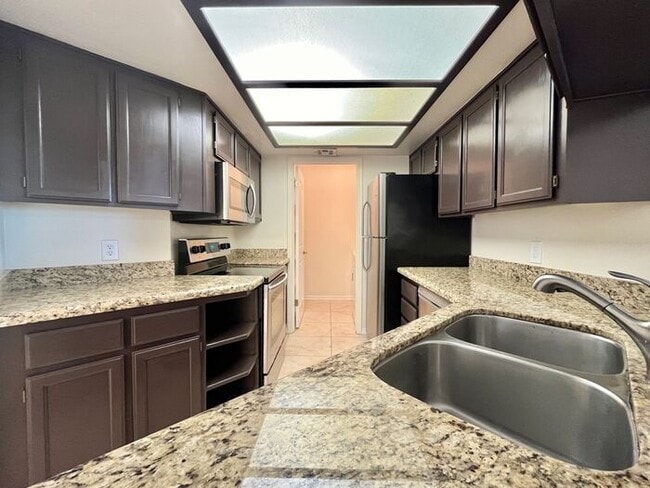 5104 N 32nd St in Phoenix, AZ - Building Photo - Building Photo