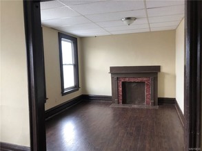 327 Hampshire St in Buffalo, NY - Building Photo - Building Photo