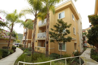 Melrose Villas in San Marcos, CA - Building Photo - Building Photo