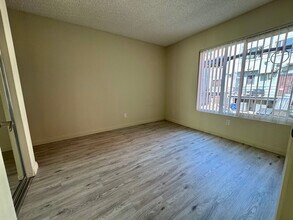 10911 Rochester Ave in Los Angeles, CA - Building Photo - Building Photo